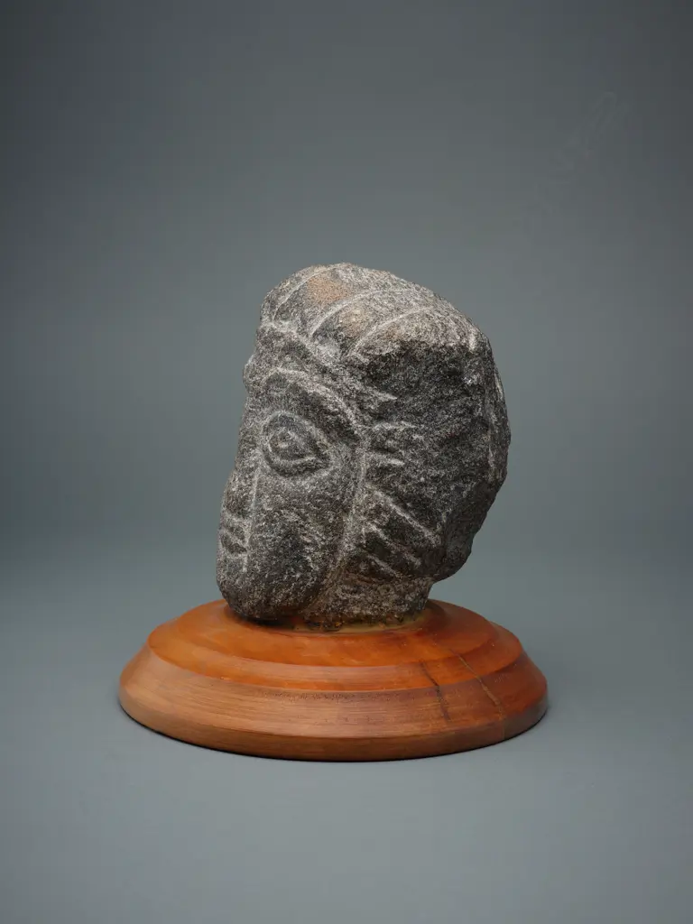Middle East stone head fragment, Image 1++